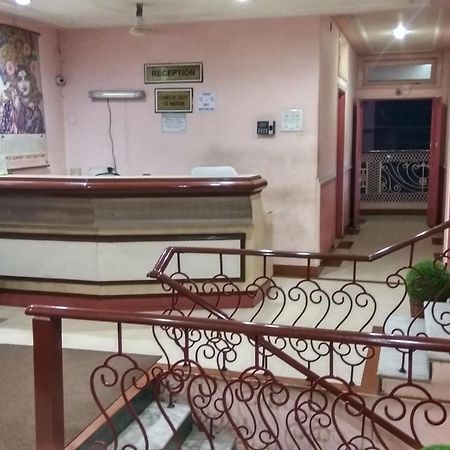 Hotel Varsa Dibrugarh エクステリア 写真