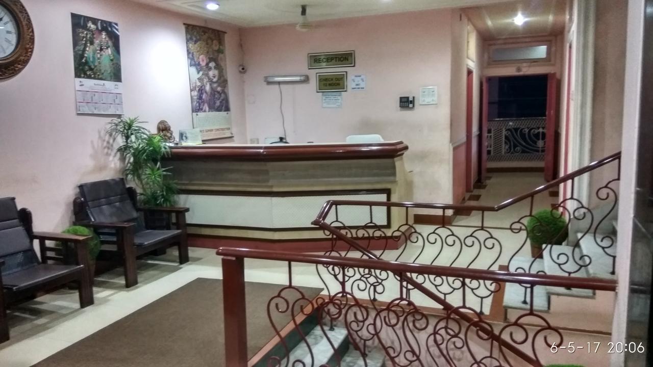Hotel Varsa Dibrugarh エクステリア 写真